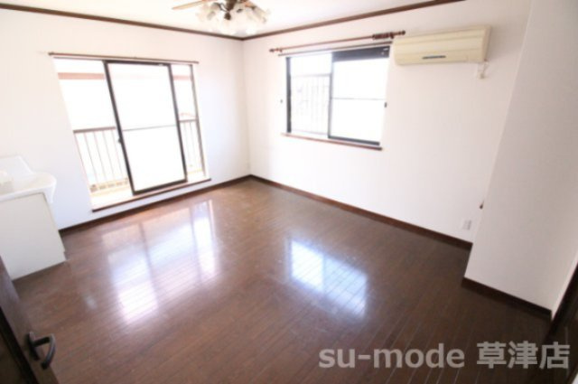 【寝室】 | 綣10丁目戸建 | 落ち着いて過ごせるお部屋なので、寝室にいかがでしょうか