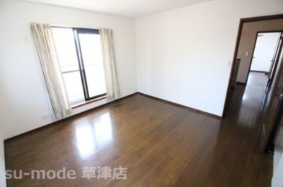 【洋室】 | 綣10丁目戸建 | コンパクトで使いやすい洋室です