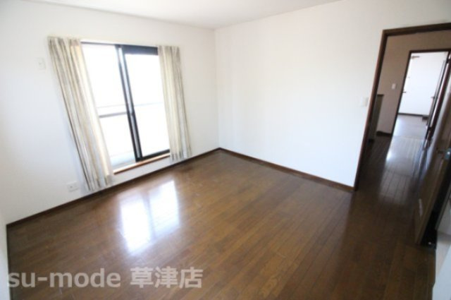 【洋室】 | 綣10丁目戸建 | コンパクトで使いやすい洋室です