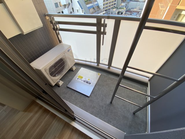 セレニテ神戸元町クレアのバルコニー