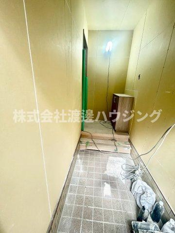 Re.Terrace小路東01の玄関