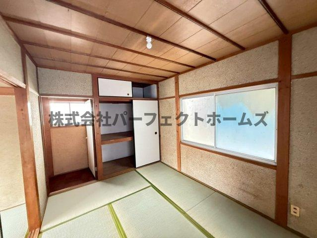 津田東町戸建　賃貸の和室|日本らしい落ち着いた雰囲気の和室です