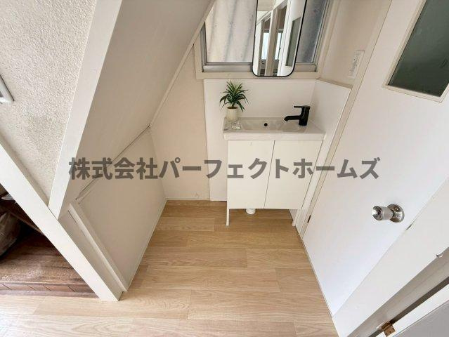 津田東町戸建　賃貸の洗面所|コンパクトで使いやすい洗面所