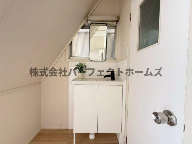 津田東町戸建　賃貸の独立洗面台|独立洗面化粧台が付いています