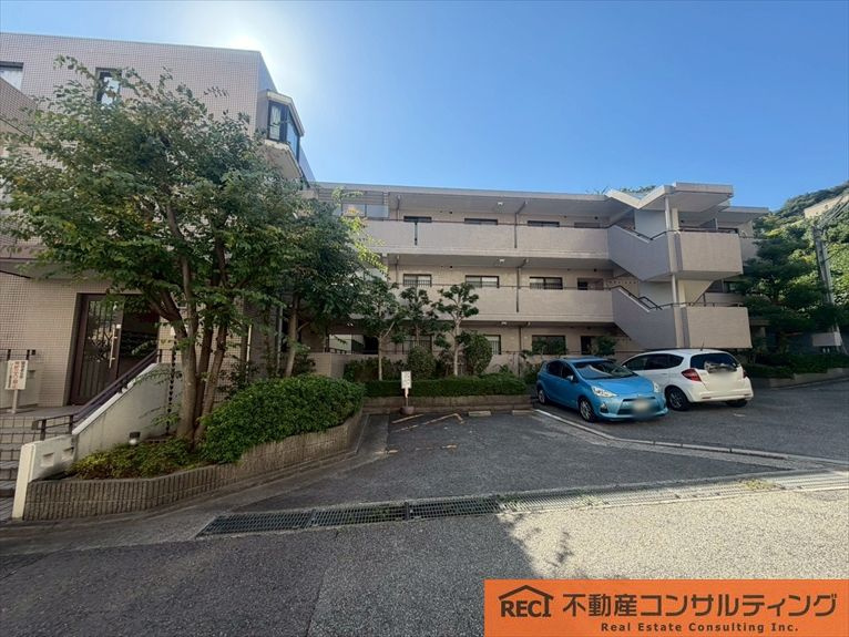 パークハイム摩耶の駐車場