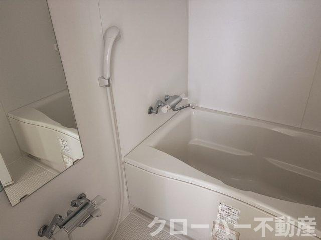 ローズの浴室
