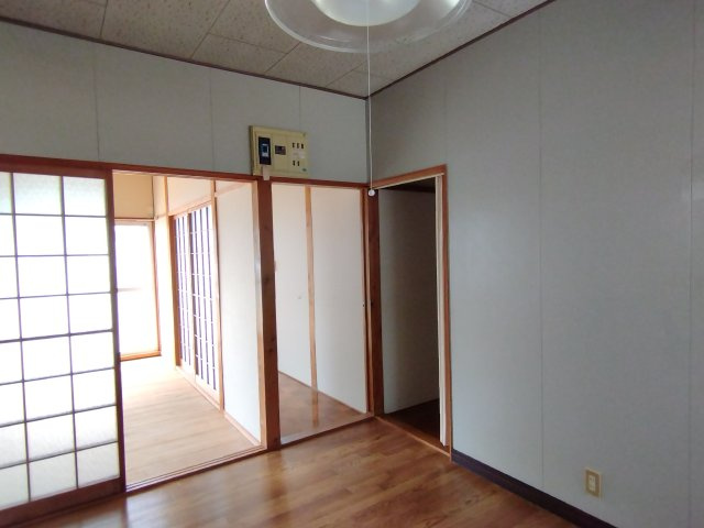 岡崎市西大友町字蓮花寺の一戸建ての居間・リビング