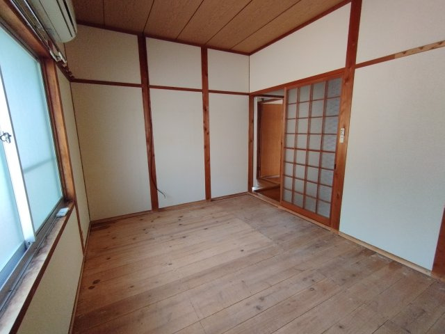 岡崎市西大友町字蓮花寺の一戸建ての和室