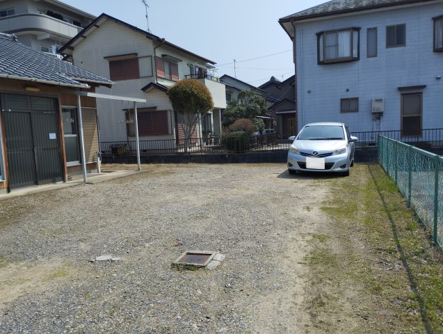 岡崎市西大友町字蓮花寺の一戸建ての駐車場