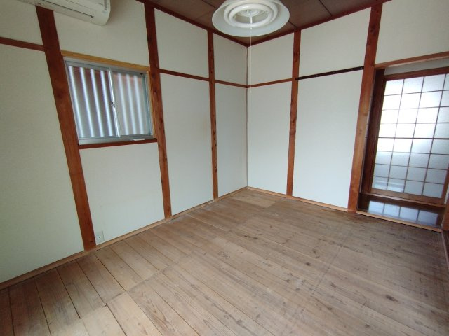 岡崎市西大友町字蓮花寺の一戸建ての和室