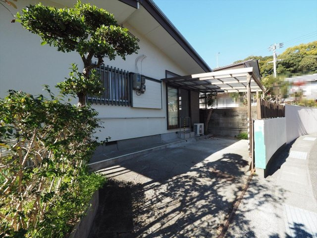 高知市瀬戸西町1丁目　中古戸建ての駐車場