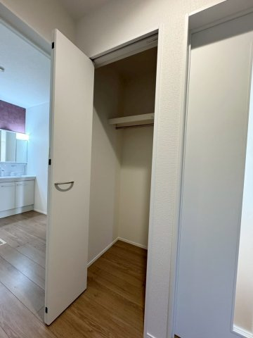 ーBloom－ブルームー小倉南区中曽根6丁目3期　【小倉南区　新築戸建て】の収納|１階洗面横には便利な収納完備♪掃除機など収納できます♪