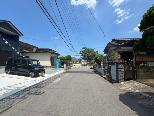【前面道路含む現地写真】の画像
