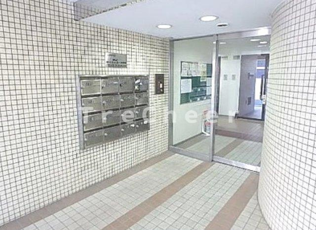 アシュレ双葉町のエントランス