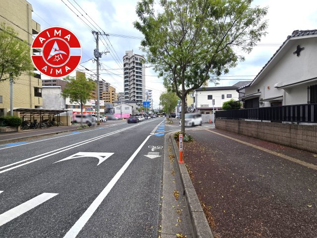 ロマネスク大濠アネックスの現況写真|前面道路を含む現地写真です。