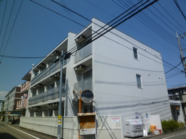 レオミノール明神町