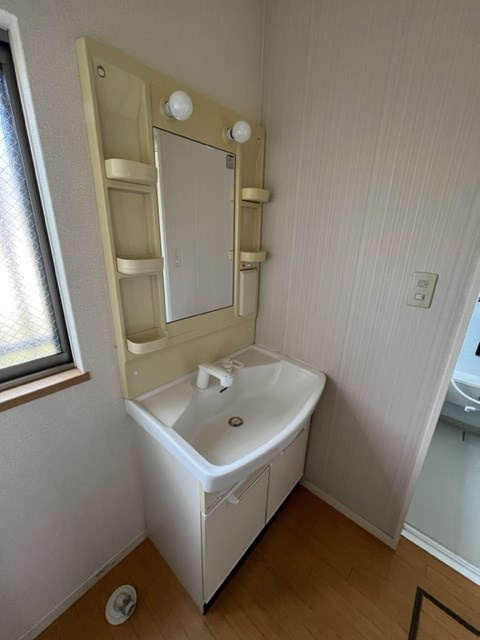 津倉町貸家