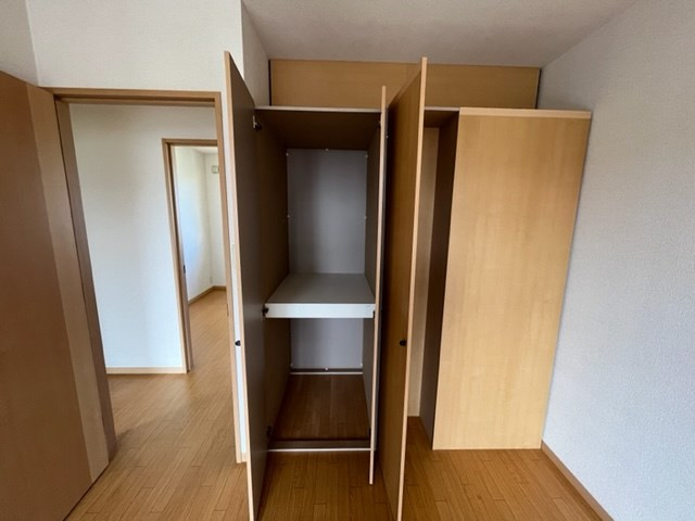津倉町貸家
