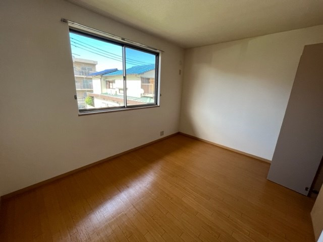 津倉町貸家