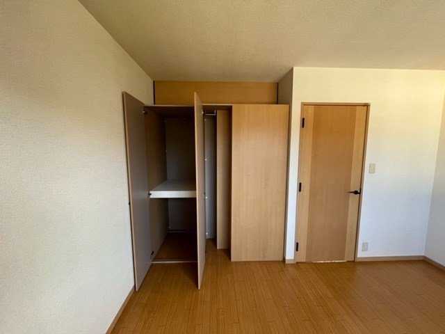 津倉町貸家