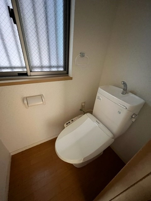 津倉町貸家