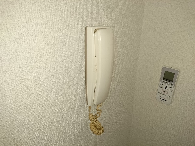 【セキュリティ】 | シティハイツ下新庄 | 室内にインターホンがあるので来客時も安心です