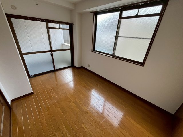 シャンテ本山の居間・リビング