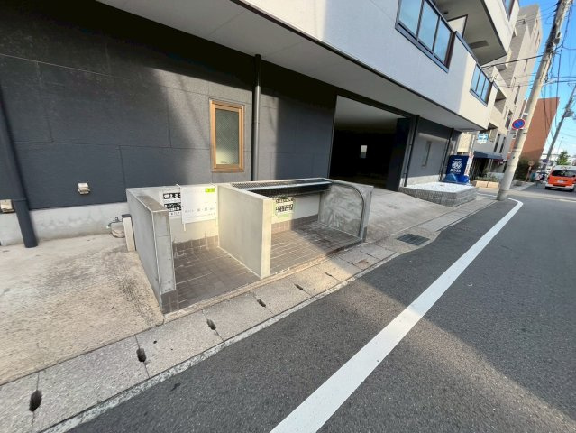 シャンテ本山の駐車場