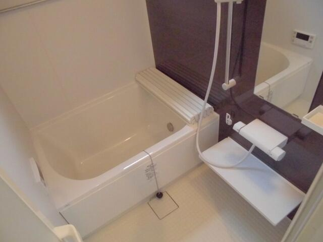 ジュ・マルティⅢの浴室