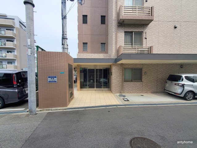 グラン トワ　仲介手数料無料のエントランス