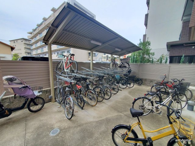 グラン トワ　仲介手数料無料の駐車場
