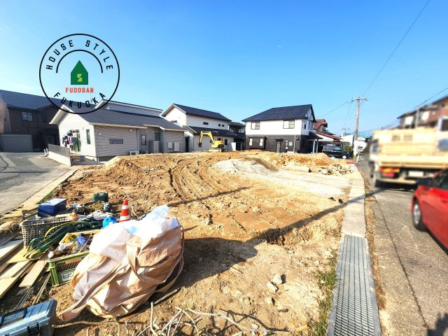 太宰府市梅ヶ丘1丁目第3-2棟（1号棟）の前面道路含む現地写真|見学の時間などお気軽にお問い合わせ下さい。