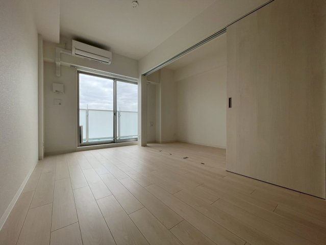 ソルテラスOSAKA緑橋クレアストの居間・リビング