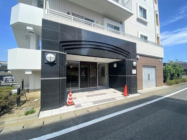 プライムスクエアー太田のエントランス