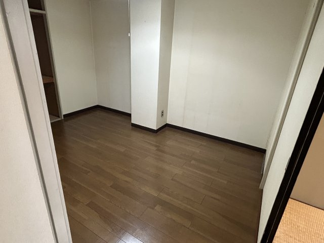 【洋室】 | ヴィラ平作茶屋 中古マンション XM05931 | ヴィラ平作茶屋　洋室5.5帖　リフォーム前