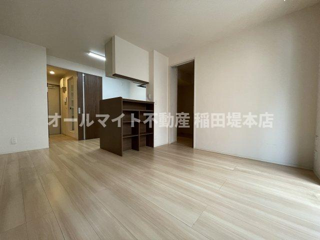 川崎市多摩区宿河原６丁目の賃貸マンションの居間・リビング