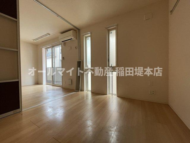 川崎市多摩区宿河原６丁目の賃貸マンションの居間・リビング