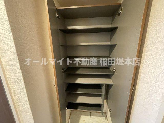 川崎市多摩区宿河原６丁目の賃貸マンションの収納