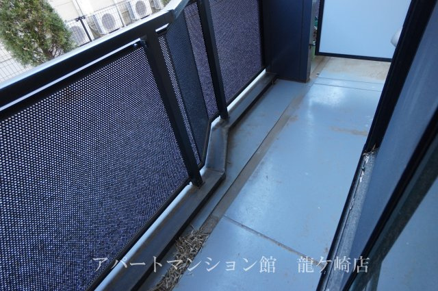 雫（しずく）のバルコニー