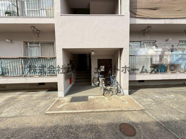 プライブ香里園のエントランス|落ち着いたエントランスです