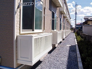 レオパレスコテナン阿見Bのバルコニー