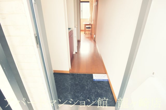 レオパレスエスピナカⅡの玄関