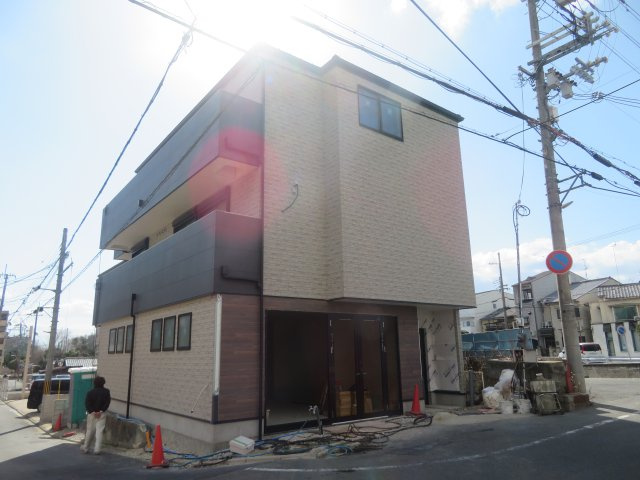 深草仙石屋敷町 新築アパートの外観