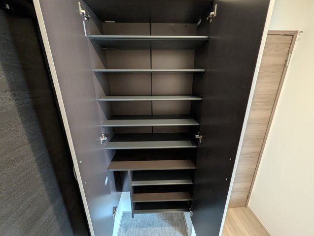 D-avance柱六番町 Ⅱの玄関