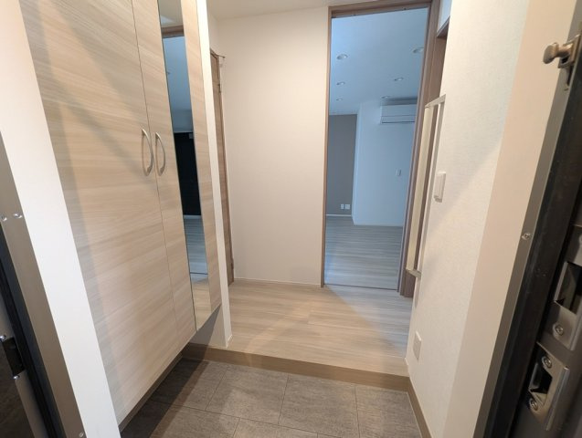 D-avance柱六番町 Ⅱの玄関