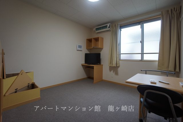 レオネクストアルプスの居間・リビング