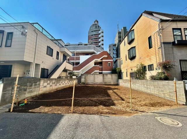 【前面道路含む現地写真】