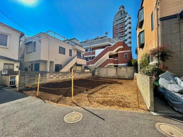 【前面道路含む現地写真】