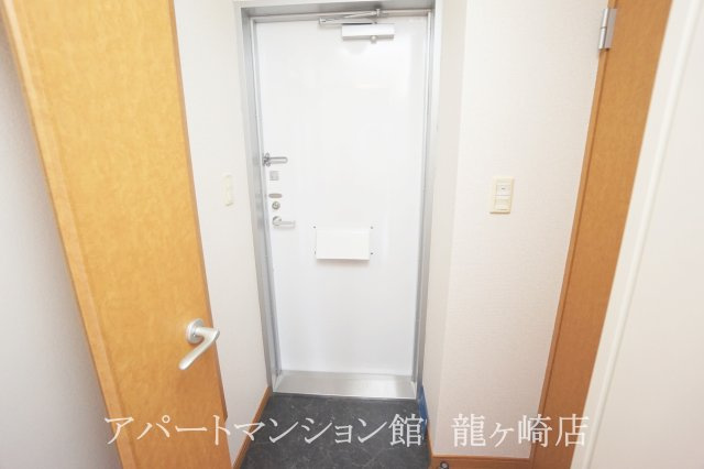 レオパレスエスピナカⅢの玄関