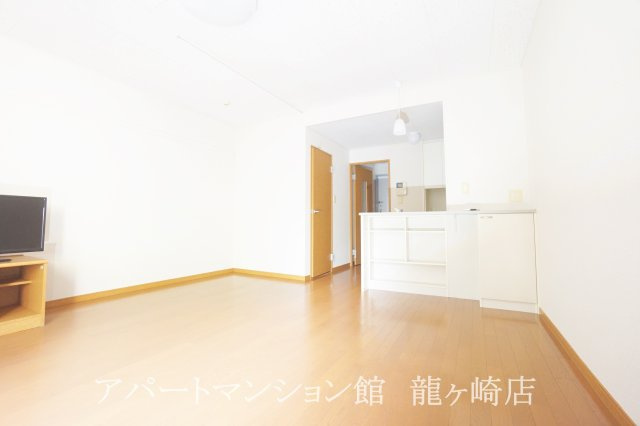 レオパレスエスピナカⅢの居間・リビング